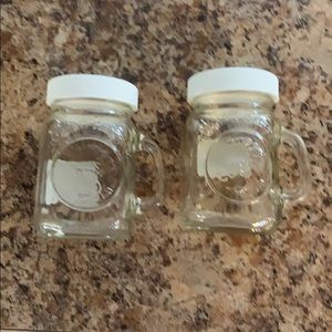 Brand new 4oz salt/pepper shakers
